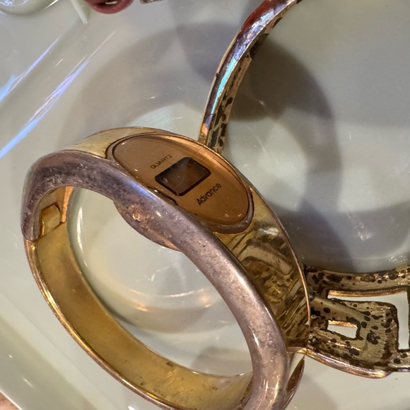 Broken Women's Watch Lot - Picture 8 of 8